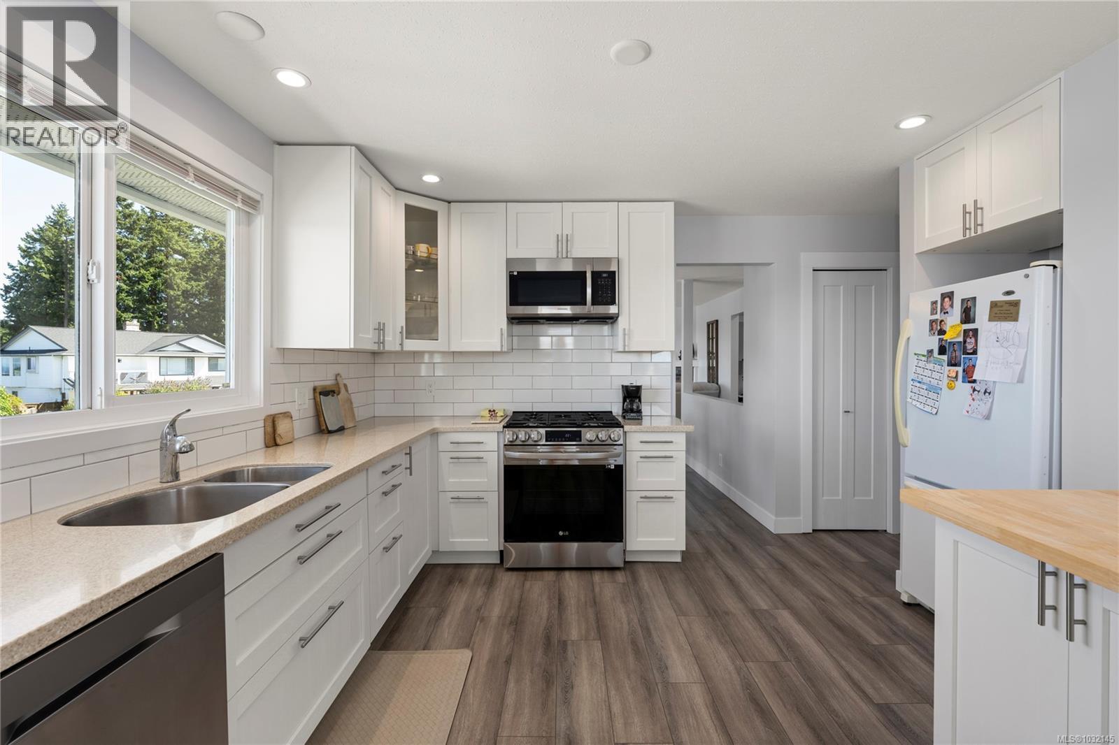 6255 SECHELT DR - 13