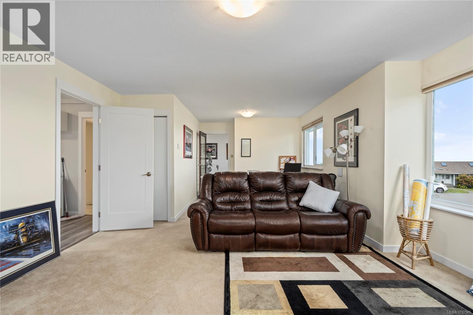 6255 SECHELT DR - 36