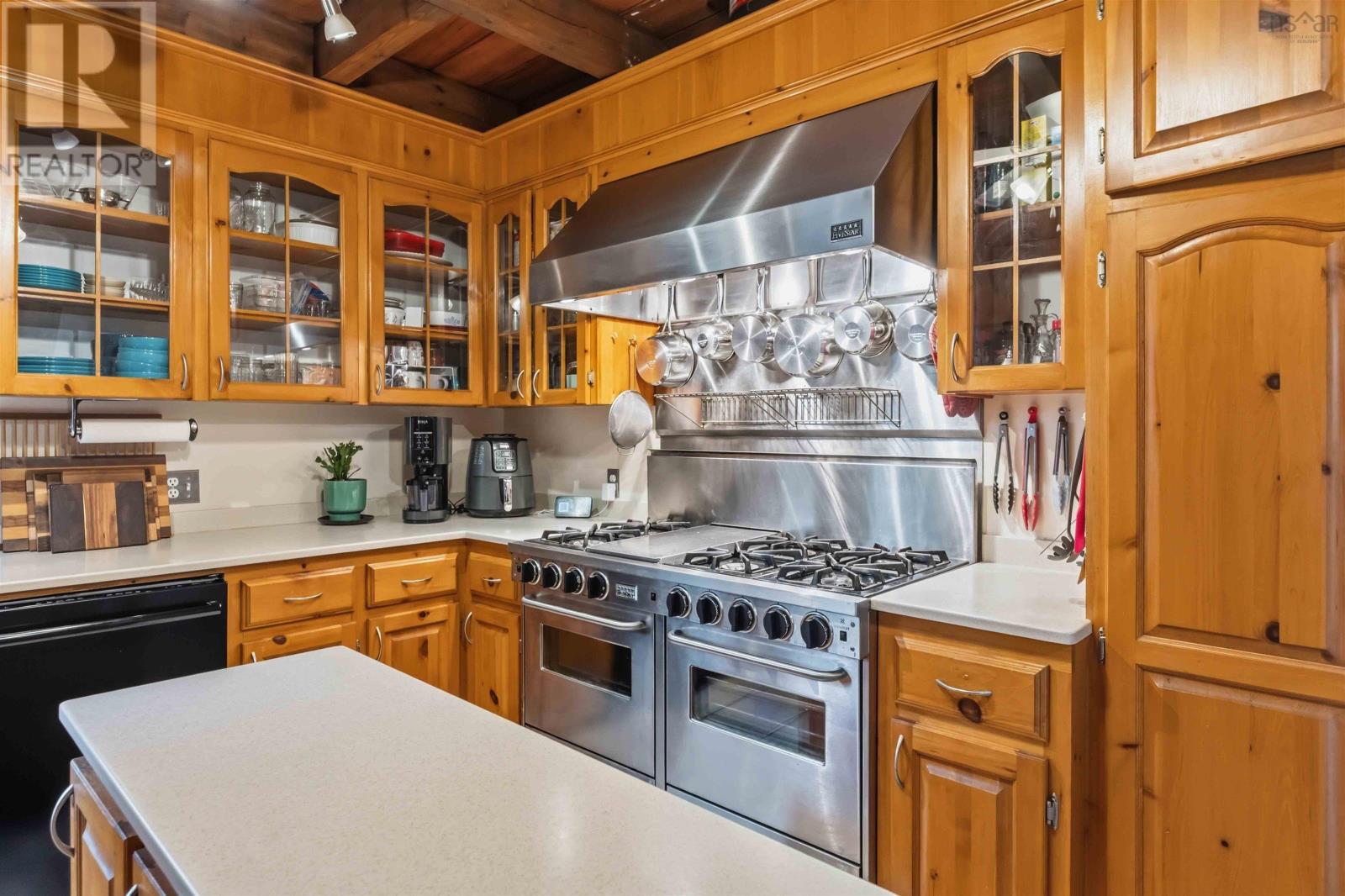 Property 23 of 50 of 7055 Highway 101