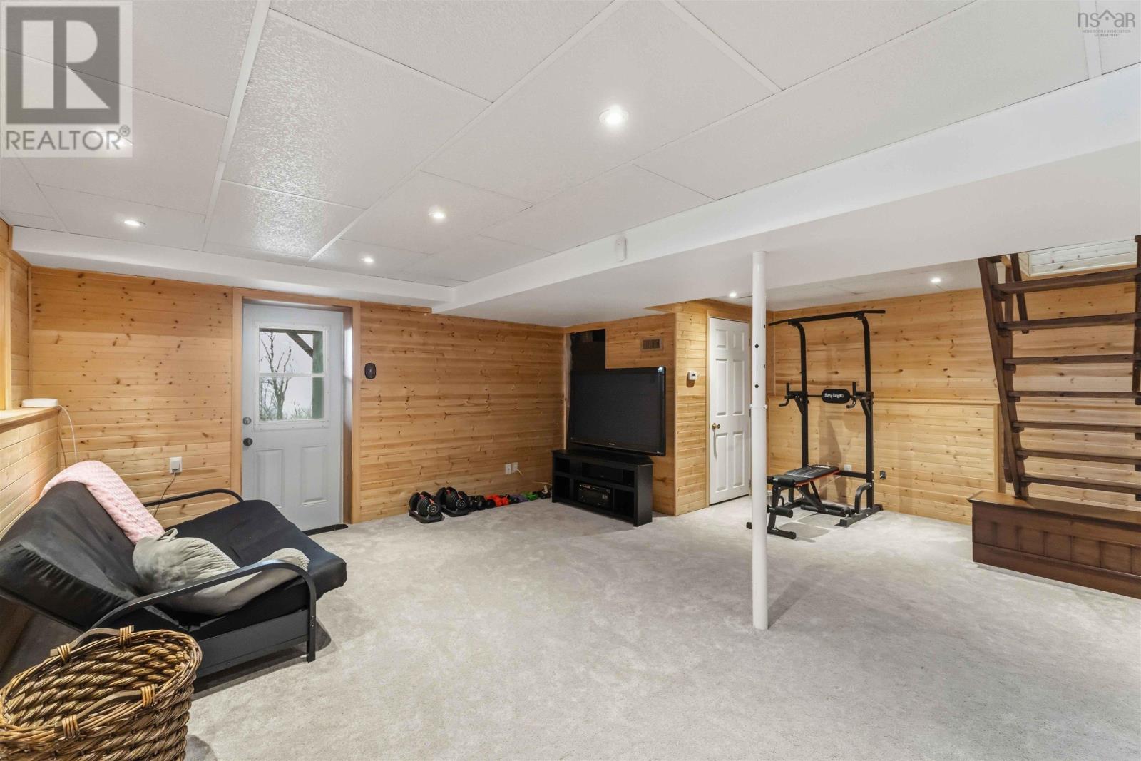 Property 40 of 50 of 7055 Highway 101