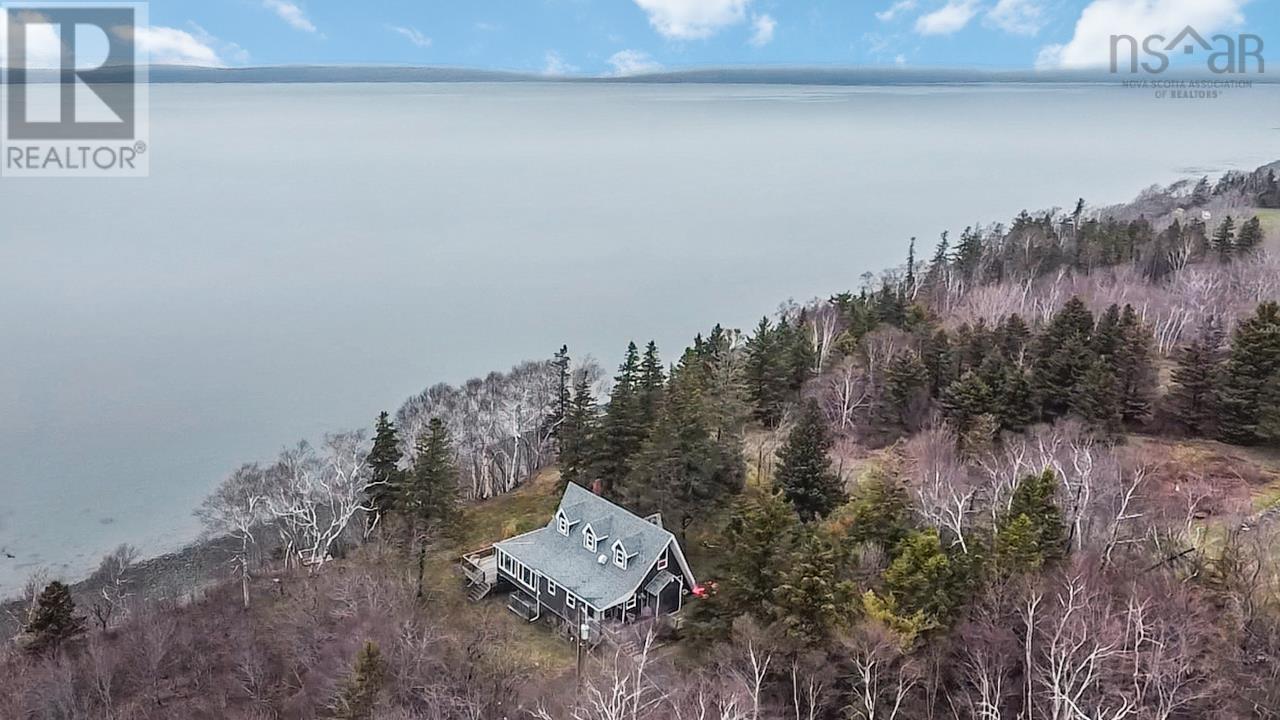 Property 43 of 50 of 7055 Highway 101