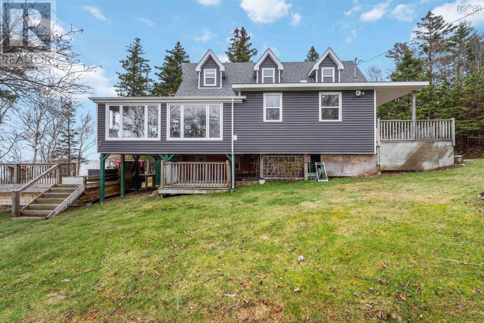 Property 4 of 50 of 7055 Highway 101