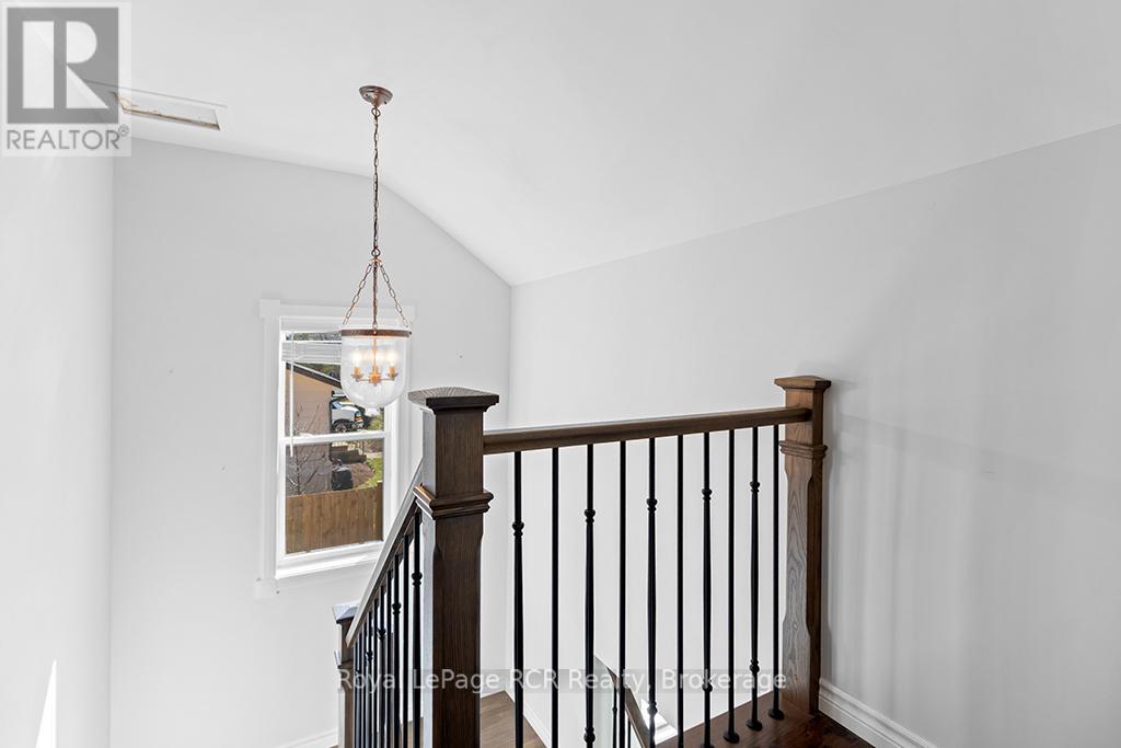 144 LOUCKS LANE - 23