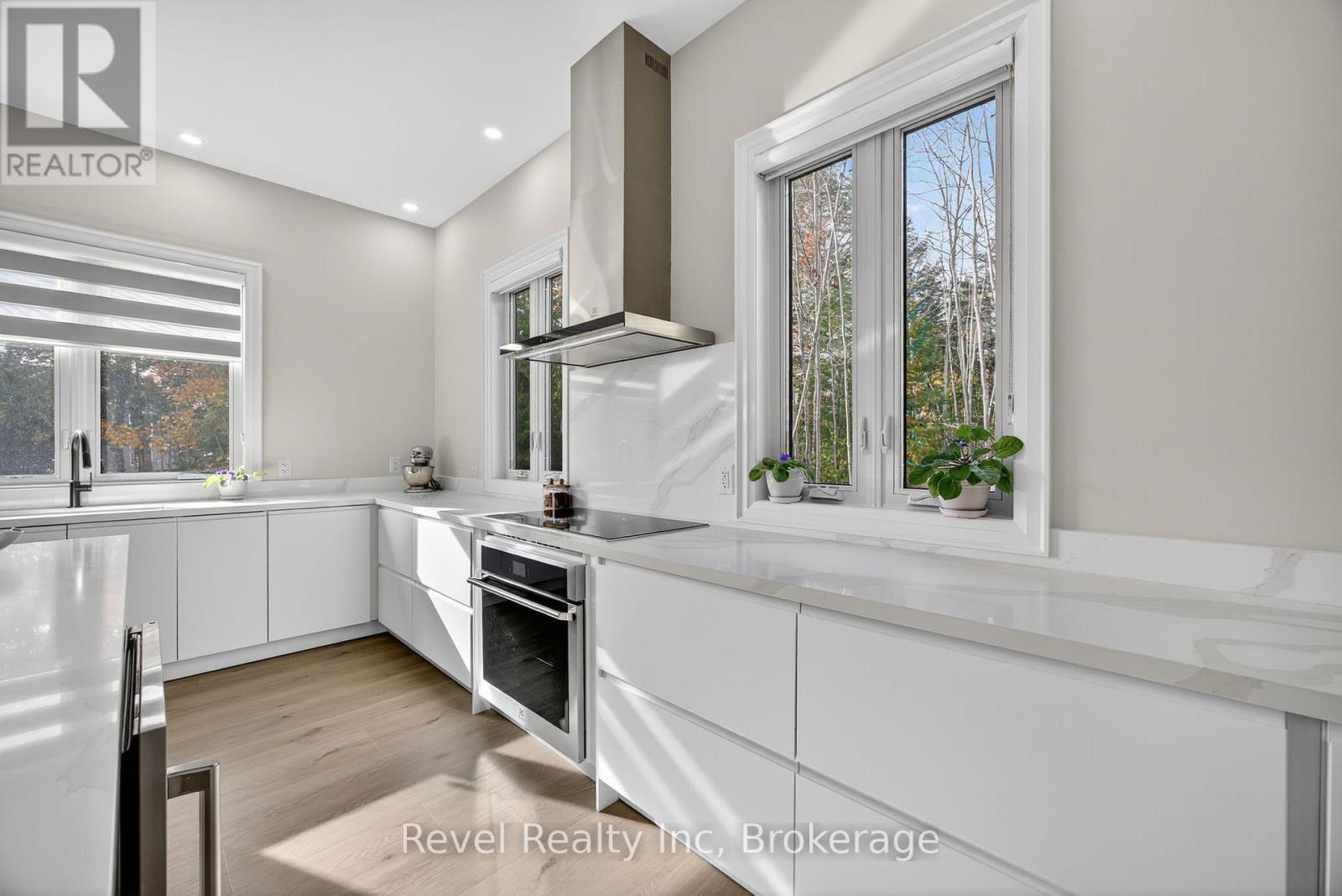 2 SEGUIN CRESCENT — photo 10