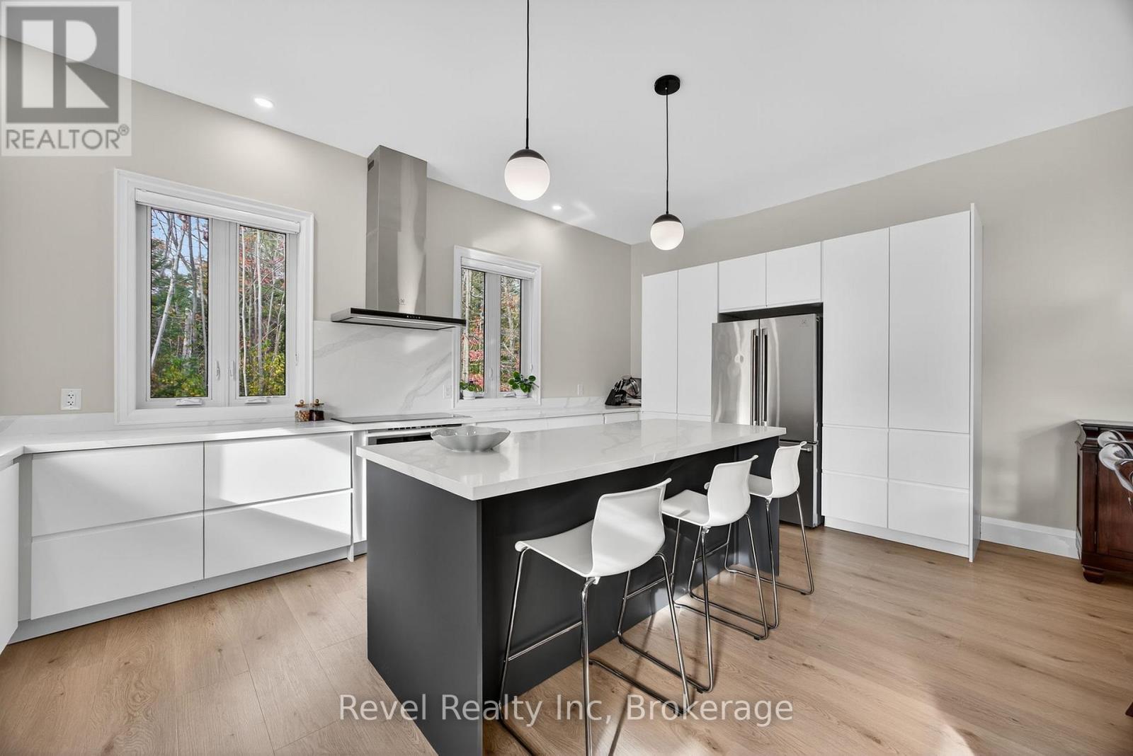 2 SEGUIN CRESCENT — photo 11