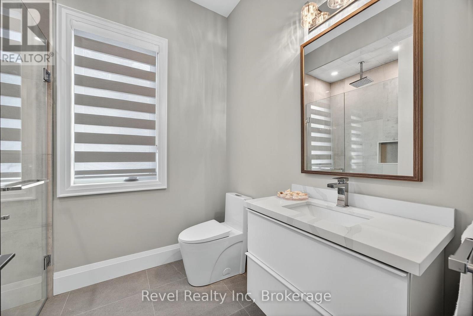 2 SEGUIN CRESCENT — photo 22