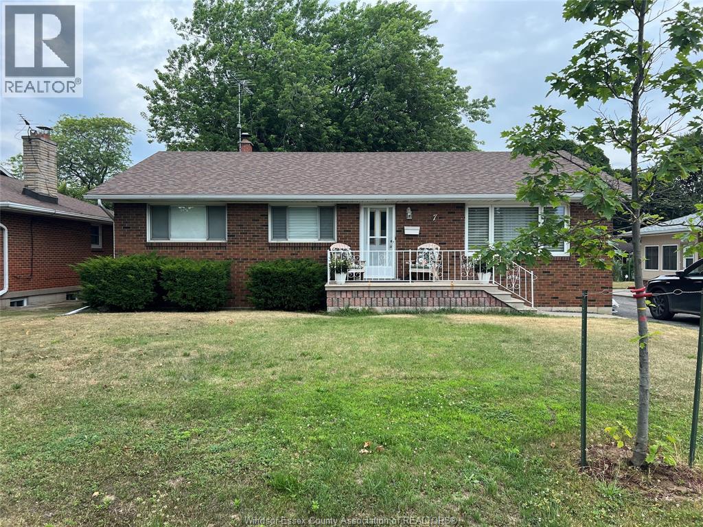7 GLADSTONE AVENUE - 1