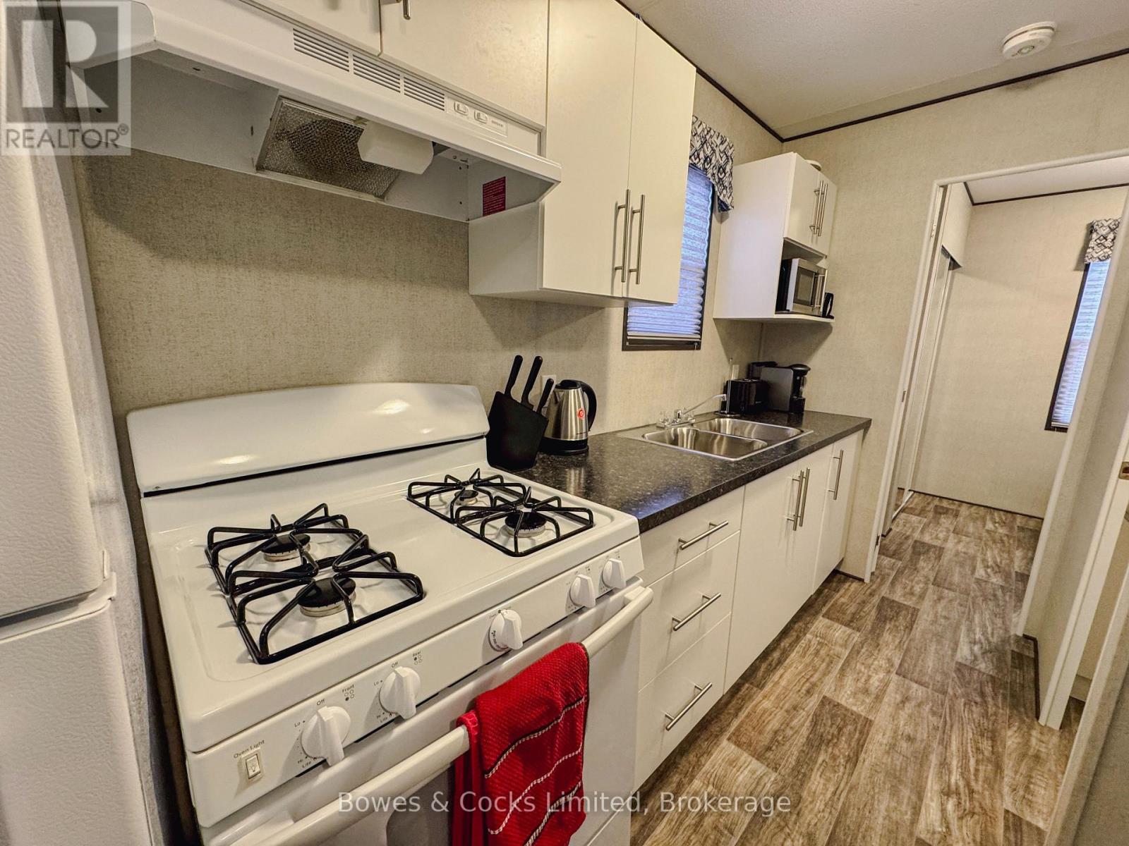 10 LAMBTON - 1235 VILLIERS LINE — photo 12