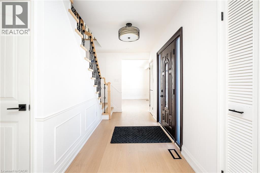 134 ABBEY Court, Oakville, Ontario, L6J4L1 — Photo 4