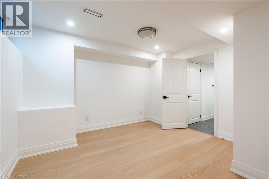 134 ABBEY Court, Oakville, Ontario, L6J4L1 — Photo 26