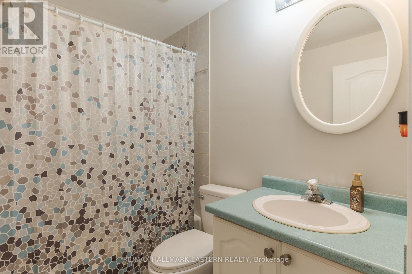 Lower 4 pc bathroom
