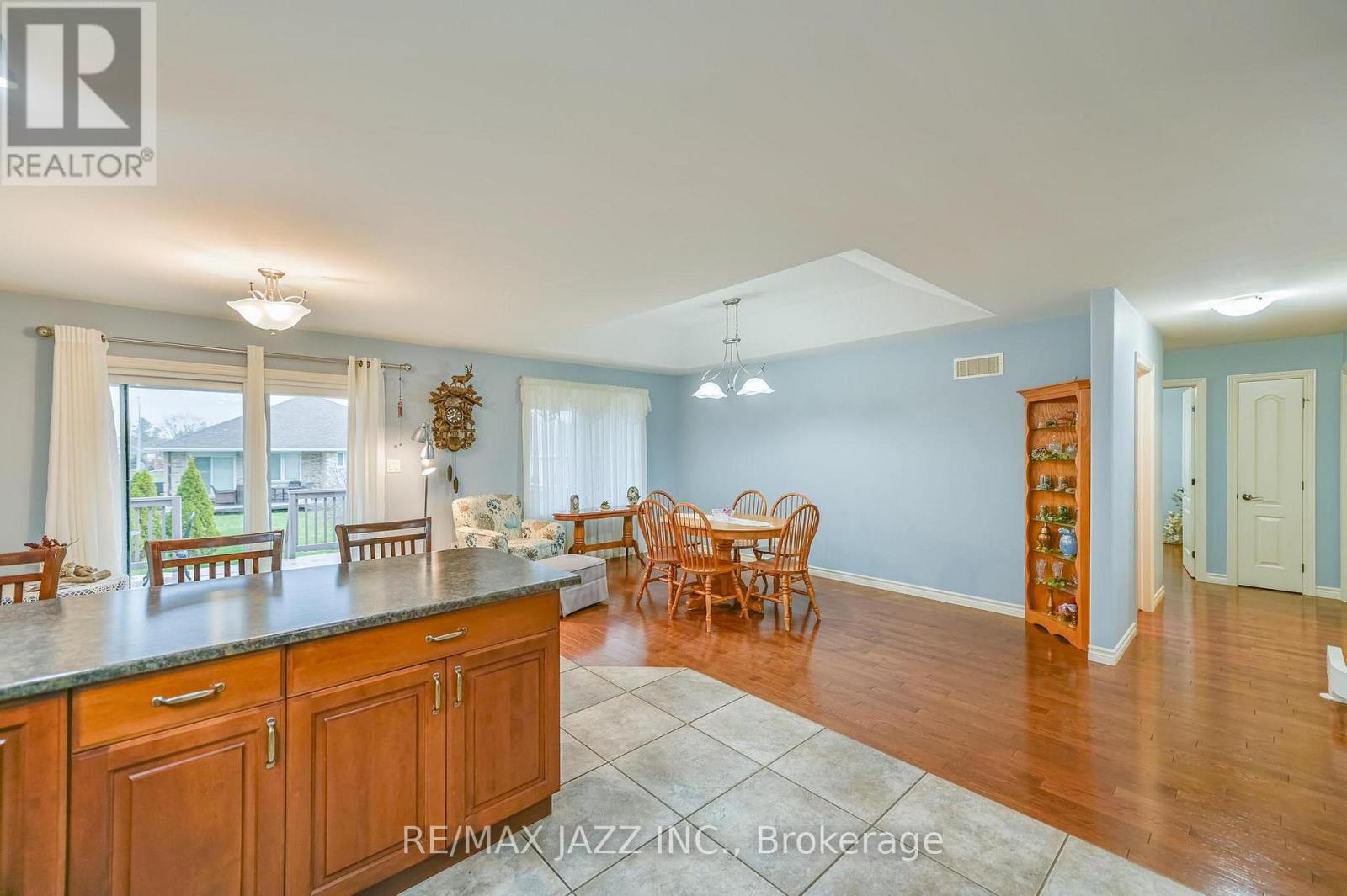33 ASHWOOD CRESCENT - 16