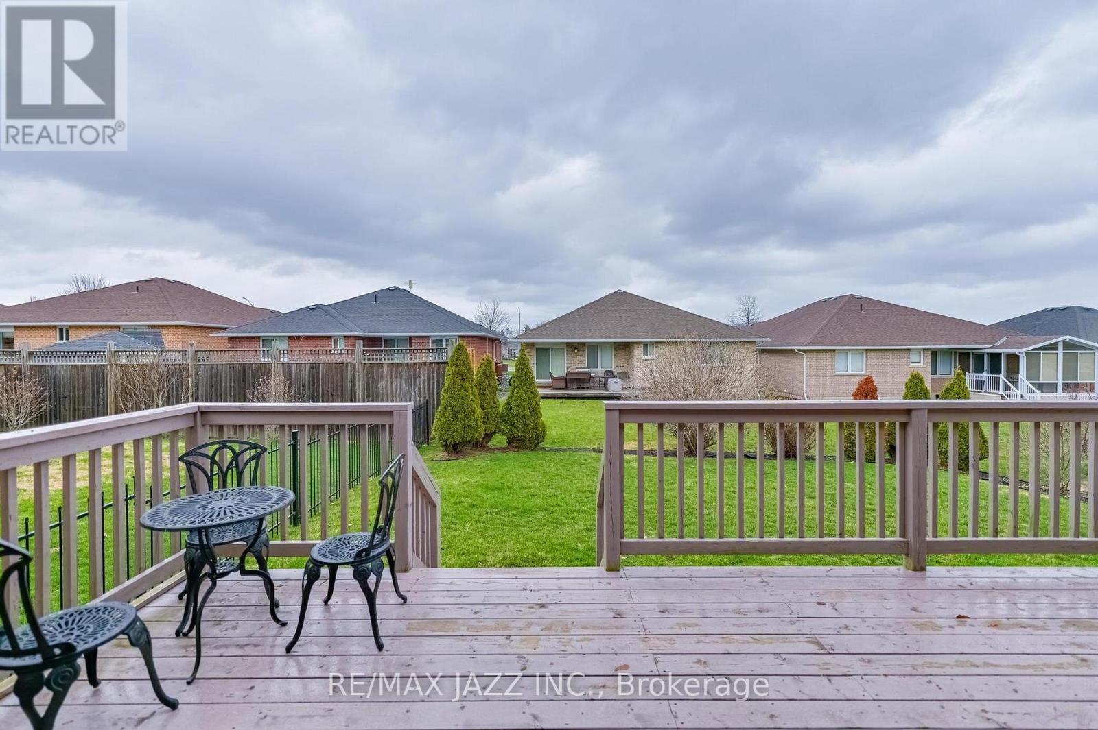 33 ASHWOOD CRESCENT - 17
