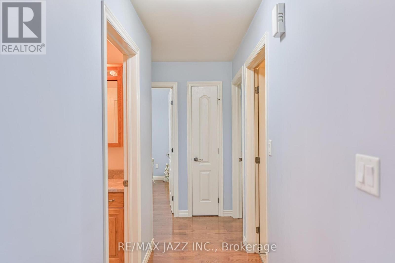 33 ASHWOOD CRESCENT - 19