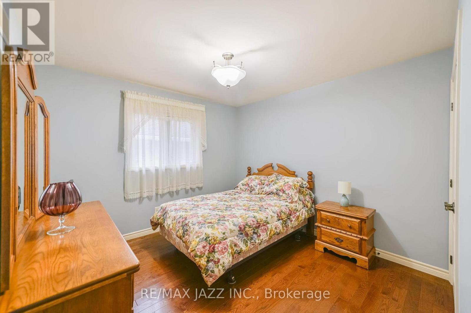 33 ASHWOOD CRESCENT - 23