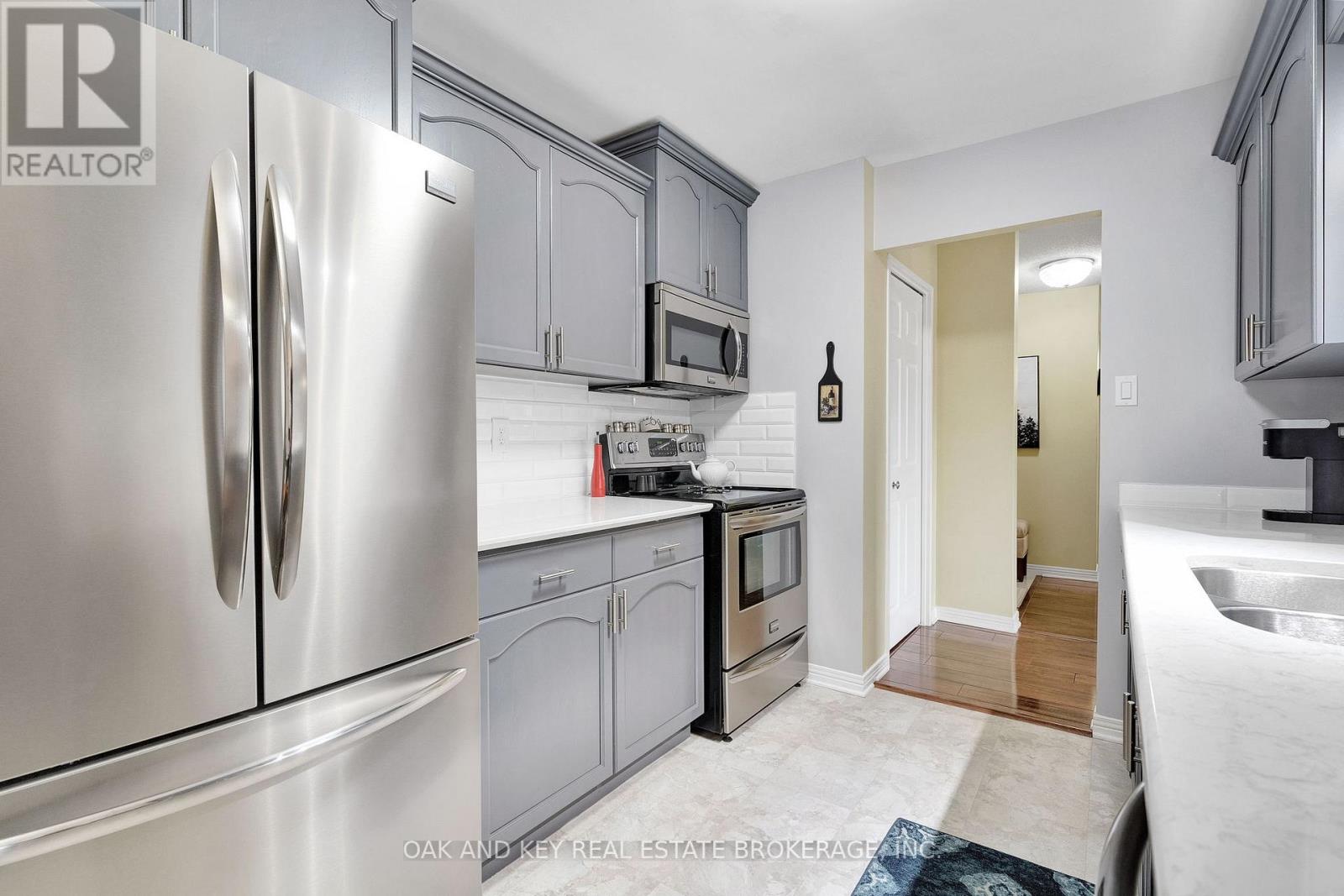 204 - 1180 COMMISSIONERS ROAD — photo 28