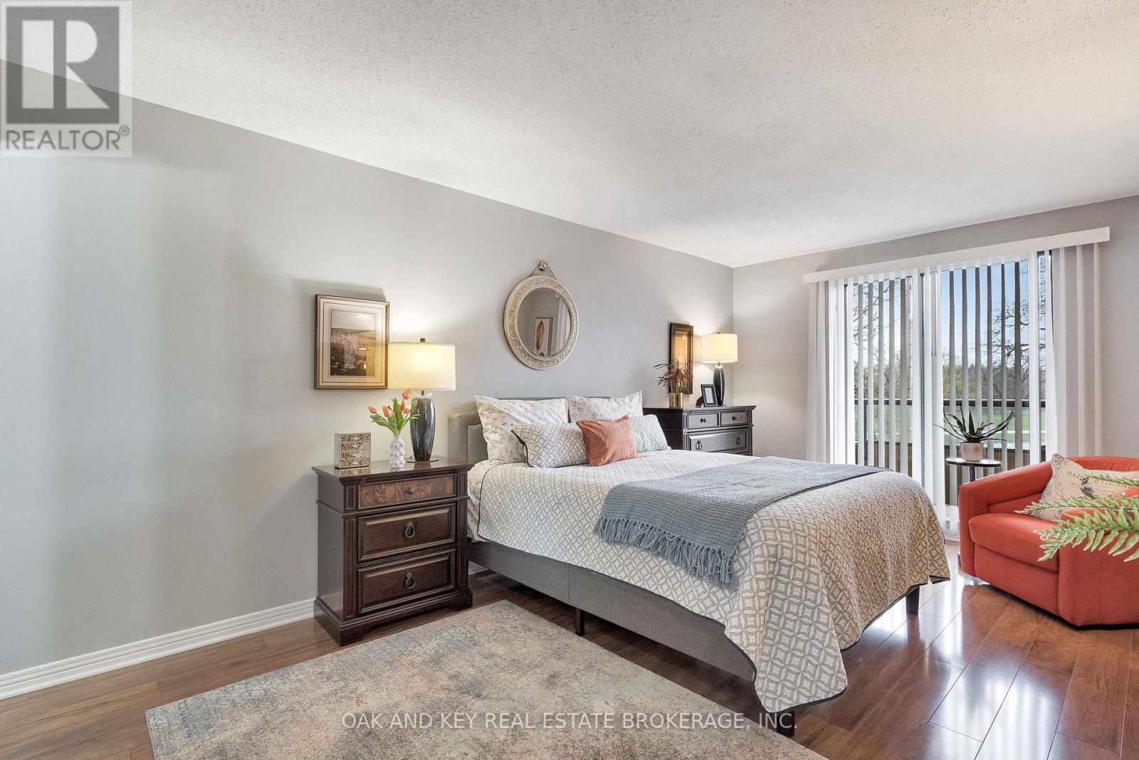 204 - 1180 COMMISSIONERS ROAD — photo 30