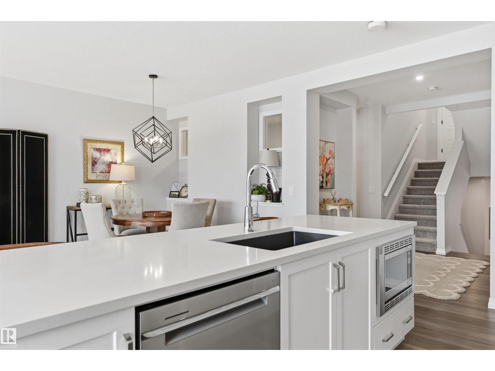 2520 206 ST NW, Edmonton