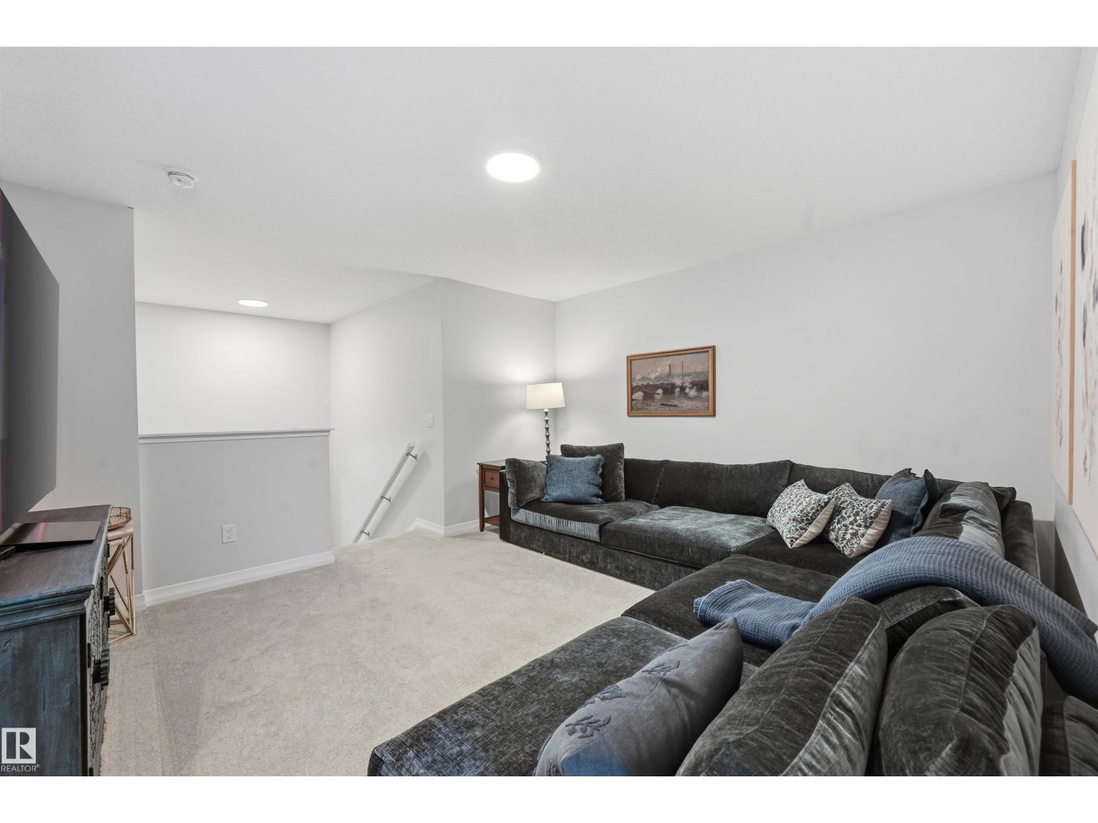 2520 206 ST NW, Edmonton