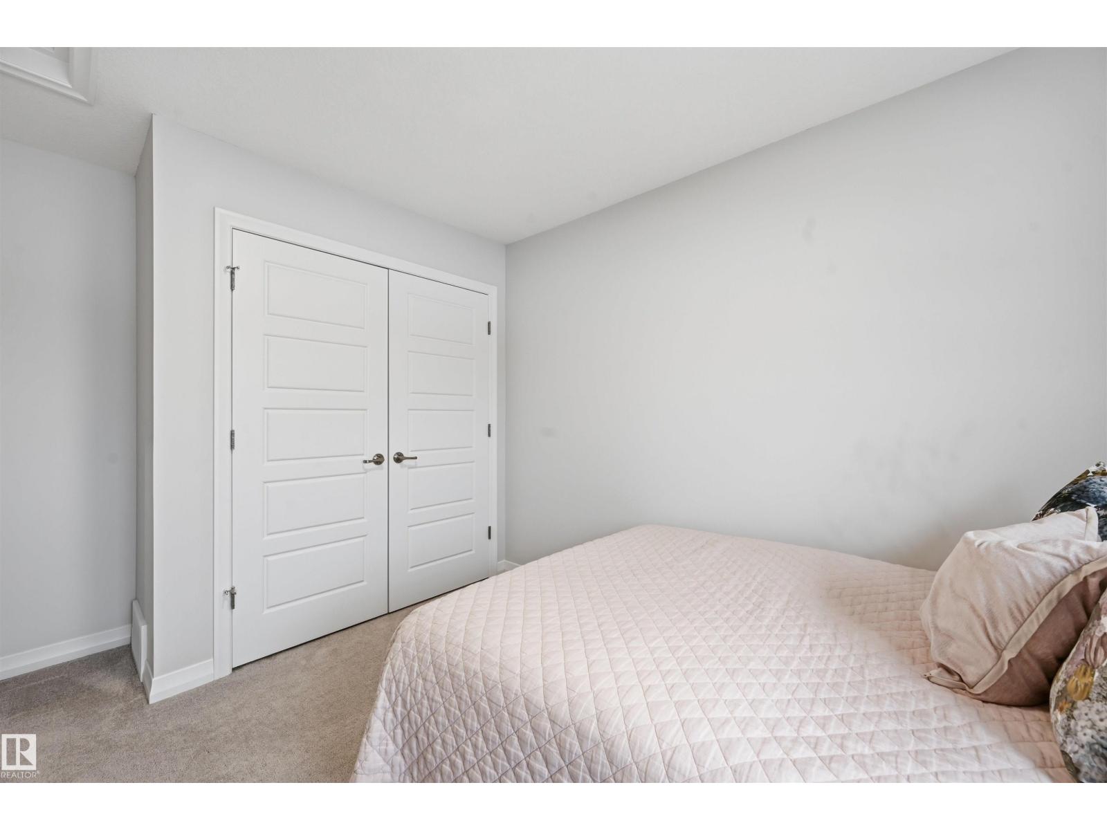 2520 206 ST NW, Edmonton