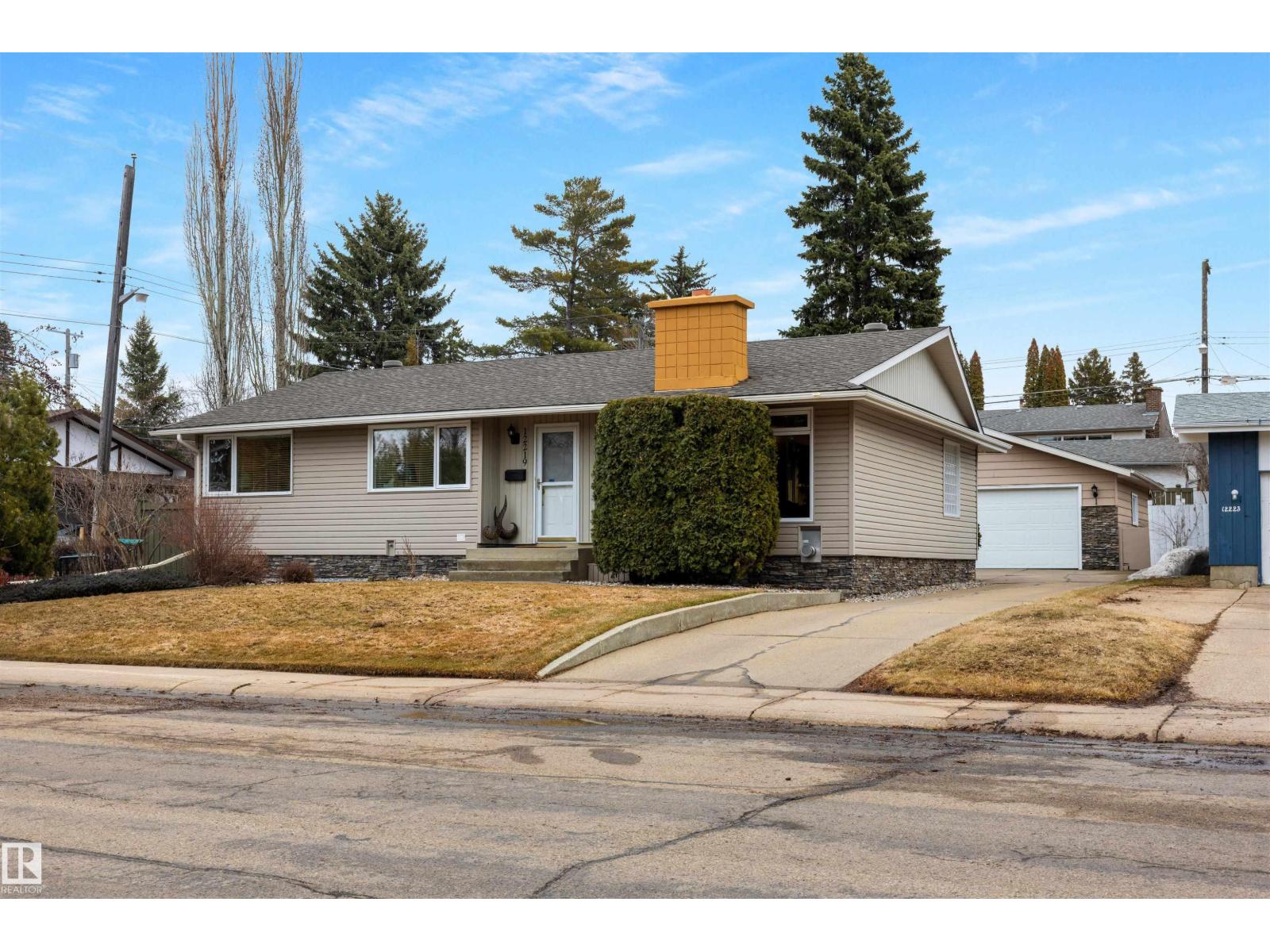 12219 42A AV NW, Edmonton