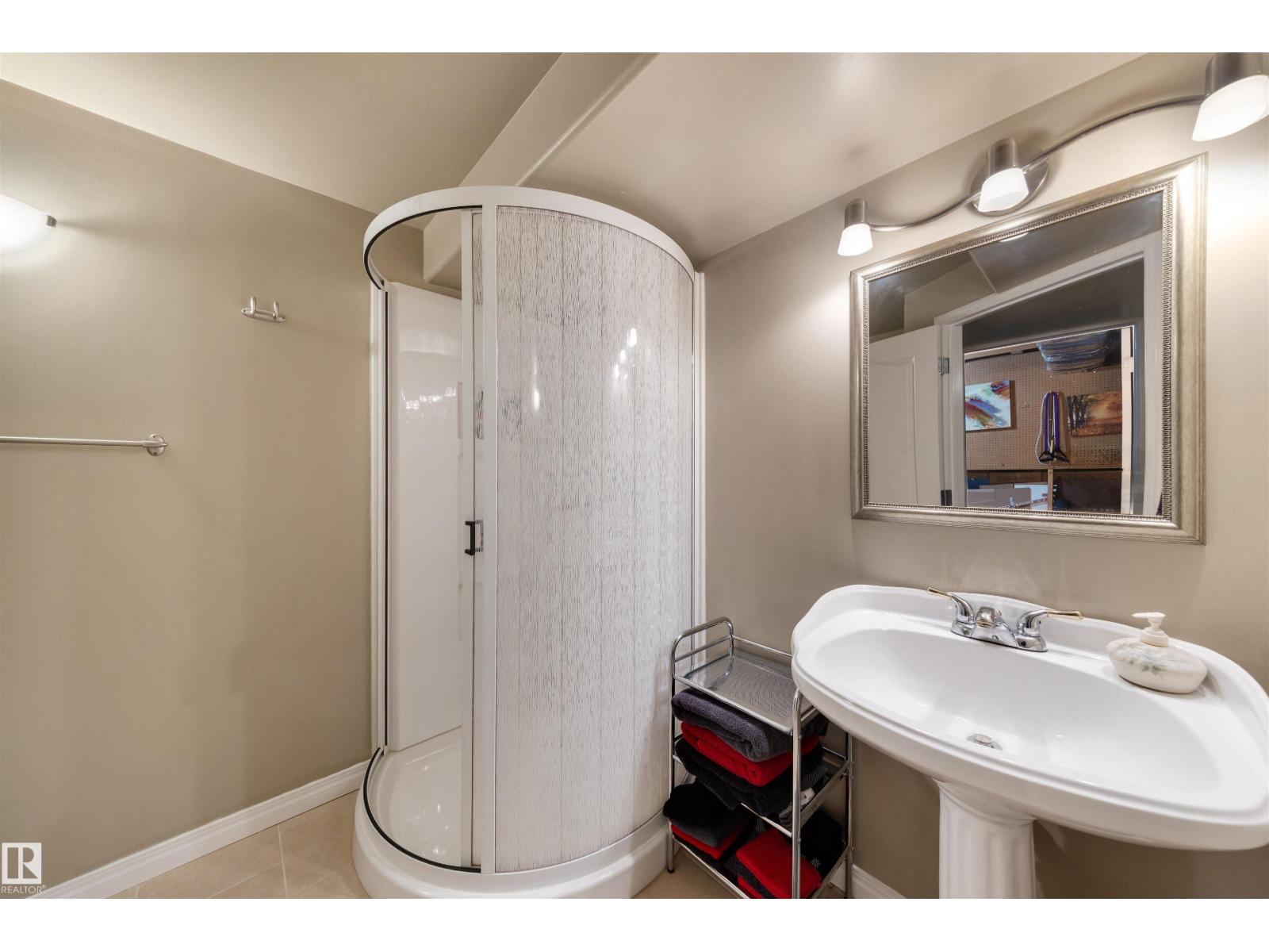 12219 42A AV NW, Edmonton