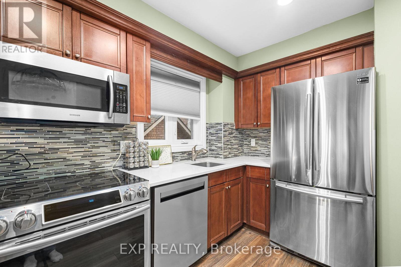 171 BRISTON PRIVATE - 10