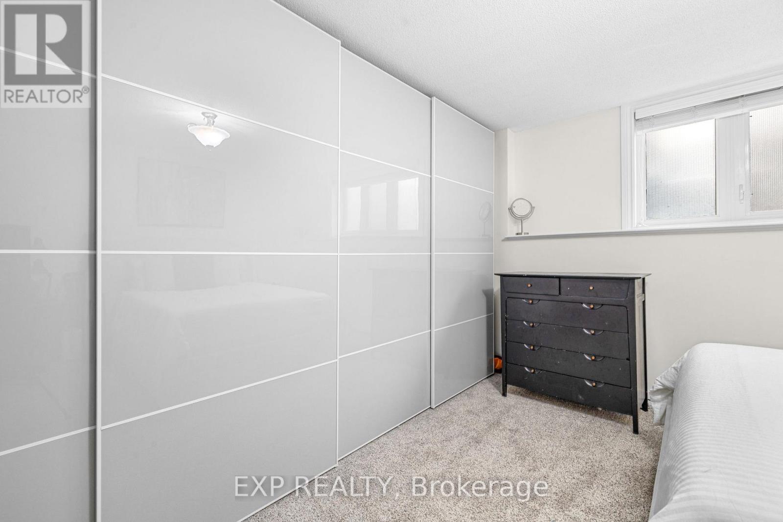 171 BRISTON PRIVATE - 30