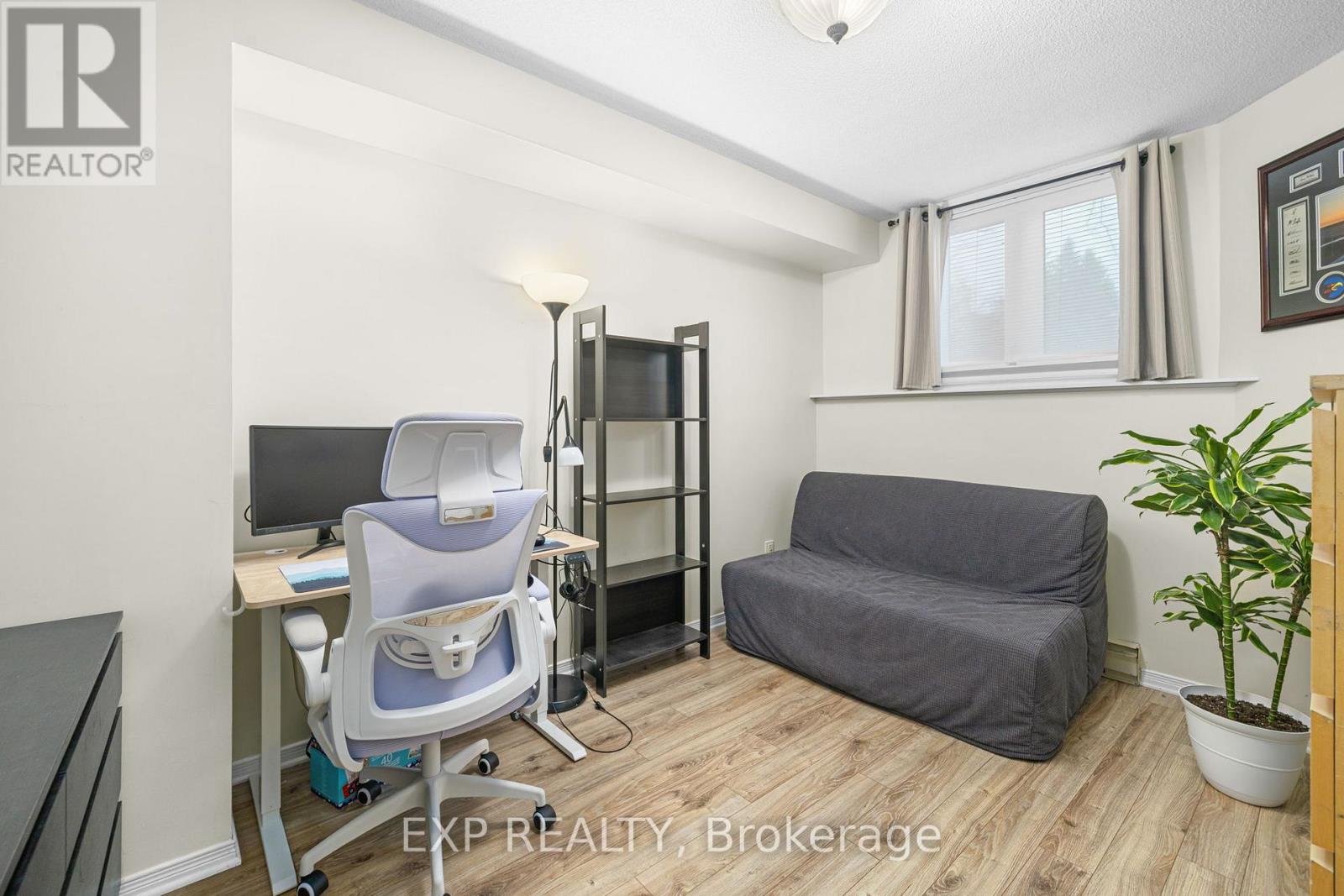 171 BRISTON PRIVATE - 33