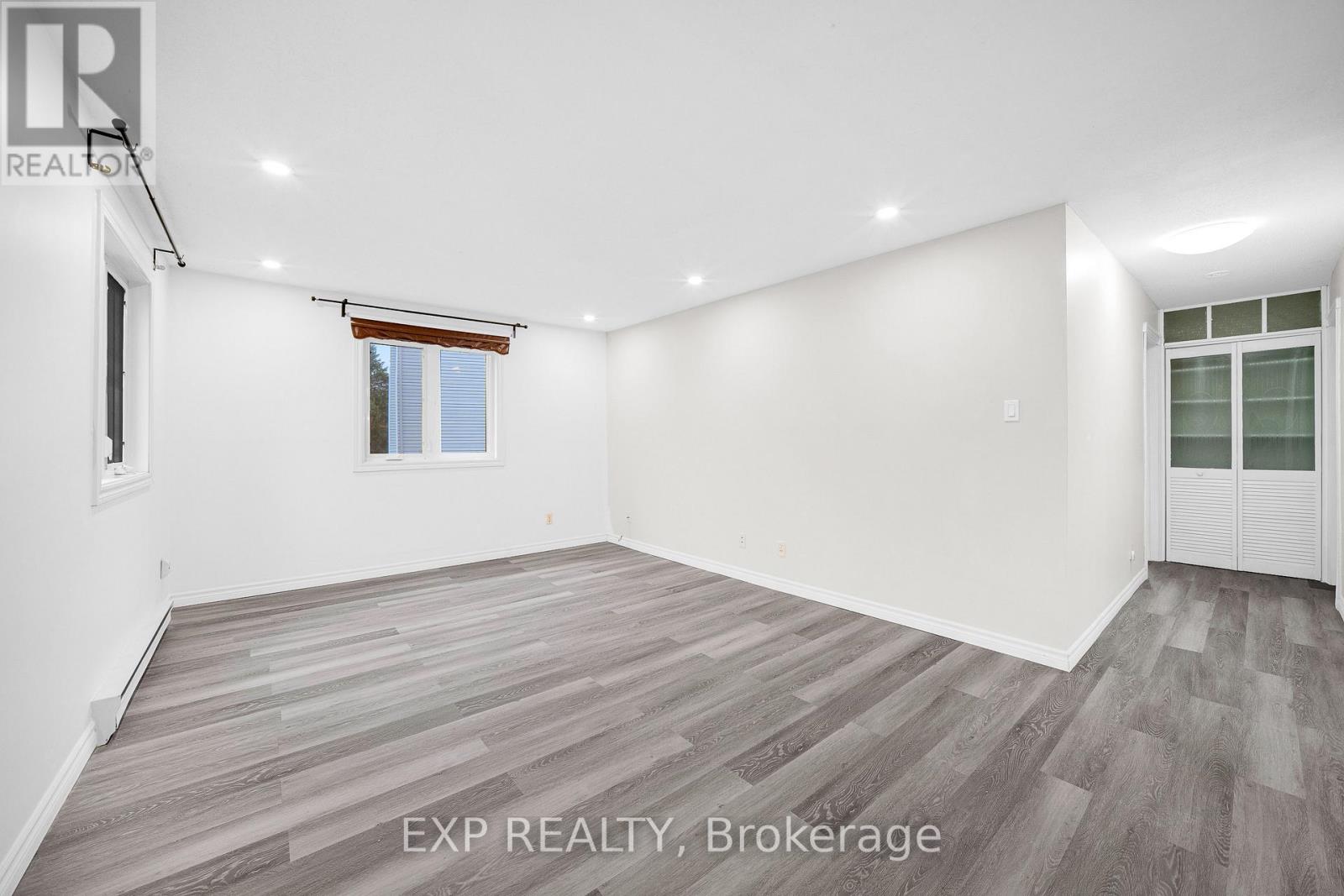 98 CASTLEGREEN PRIVATE — photo 10