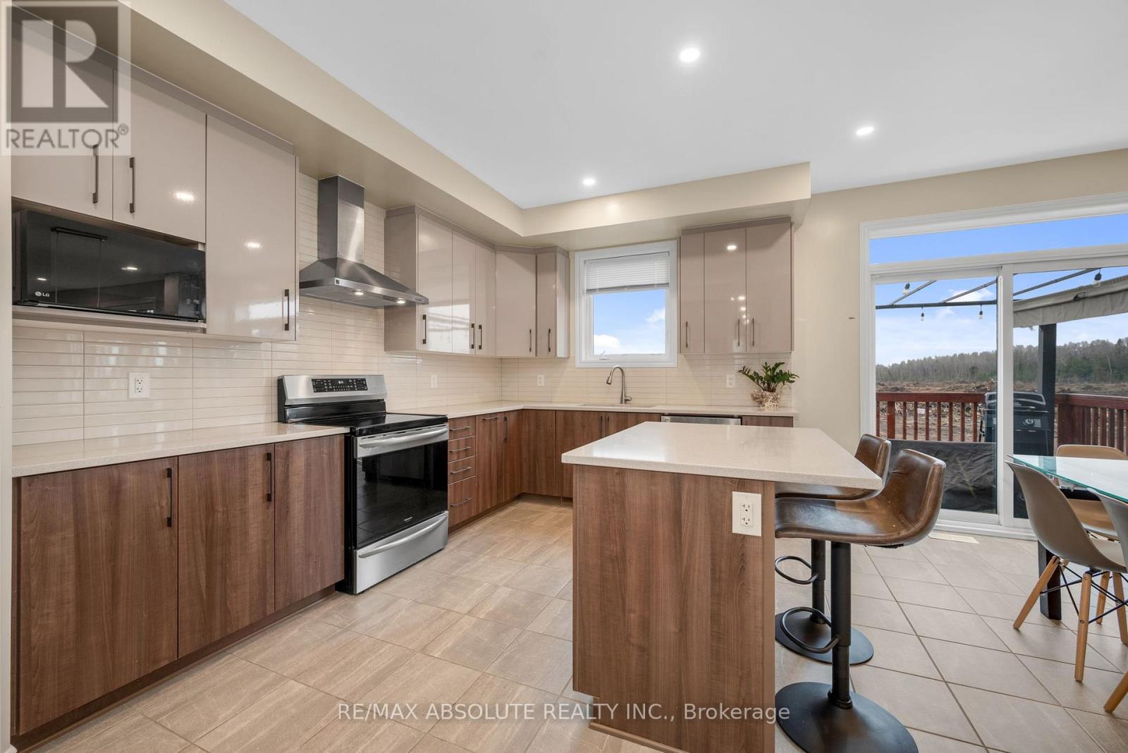 706 PARADE DRIVE - 14