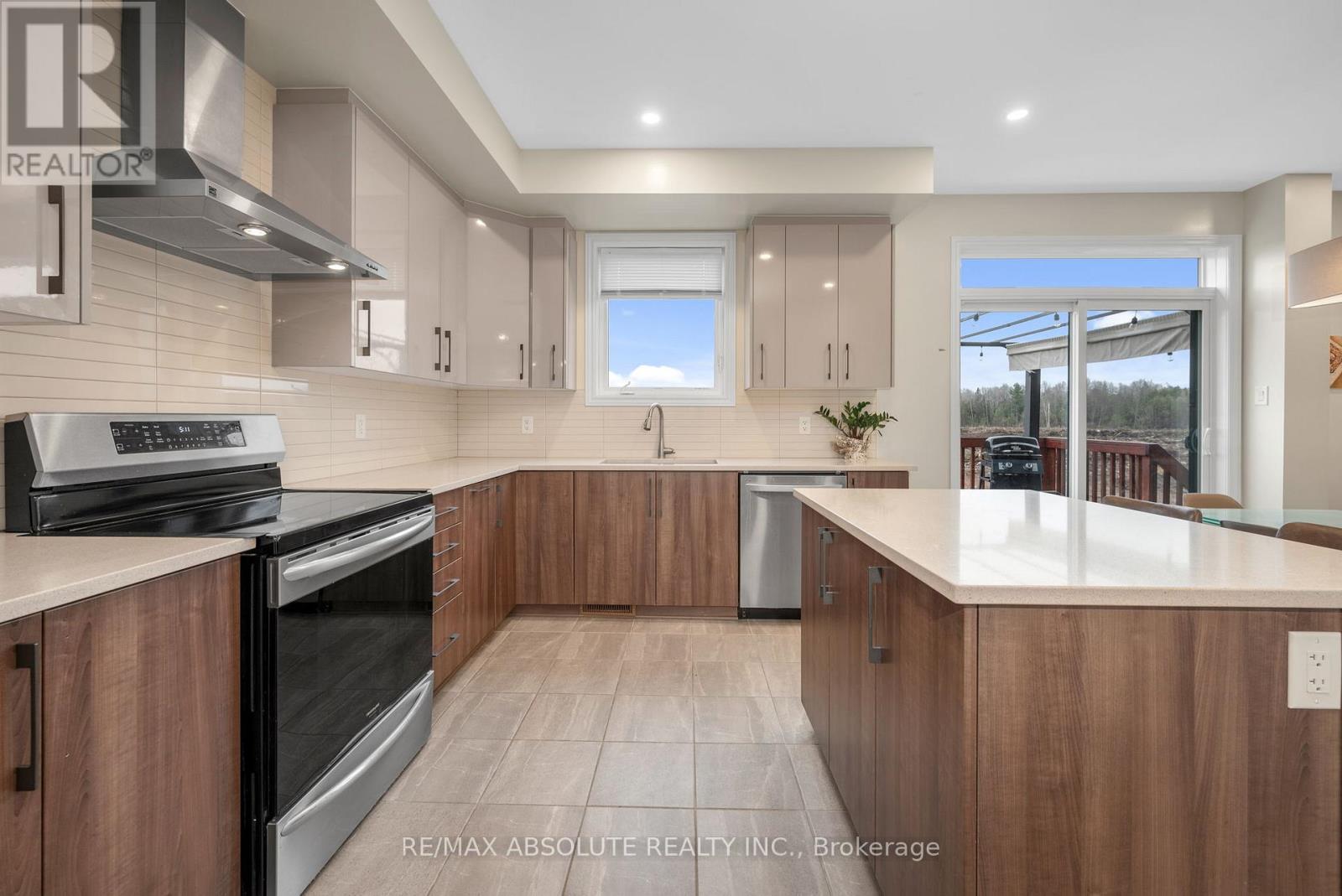 706 PARADE DRIVE - 15