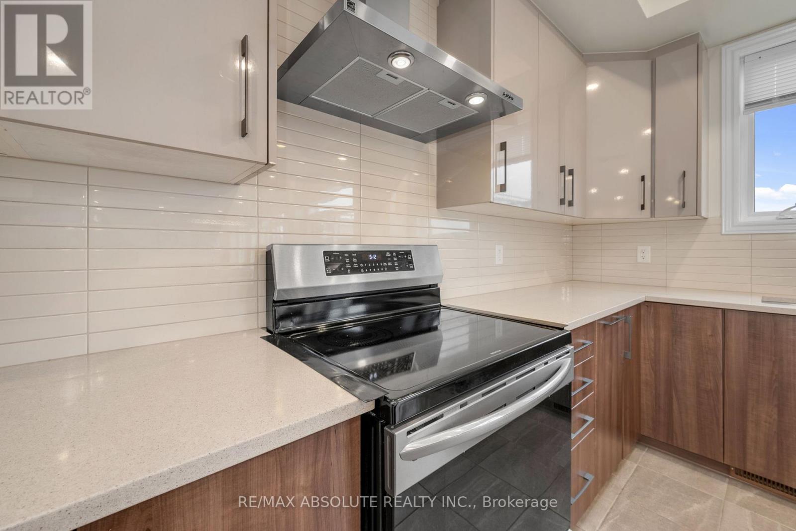 706 PARADE DRIVE - 16
