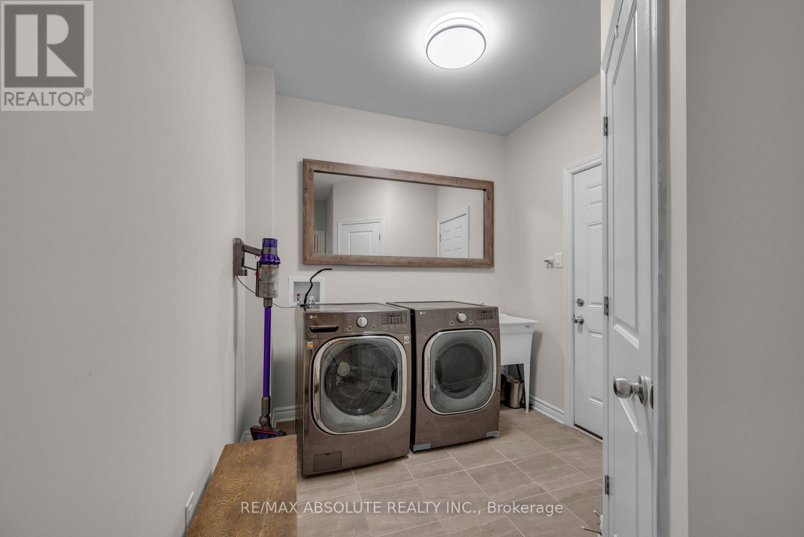 706 PARADE DRIVE - 20