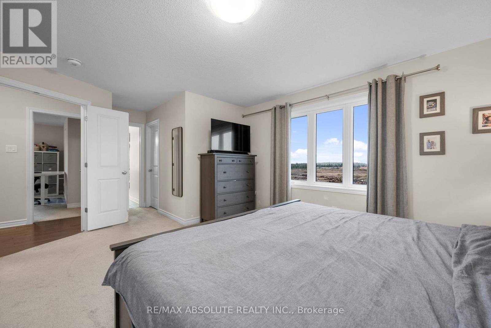 706 PARADE DRIVE - 22