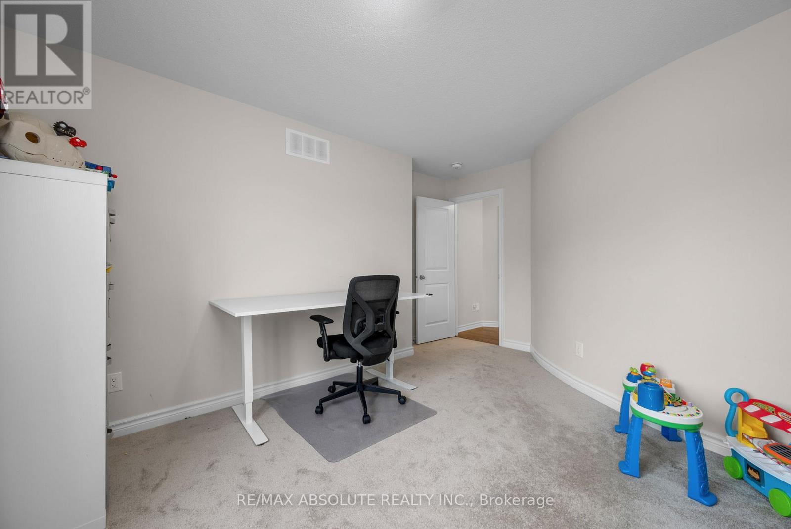 706 PARADE DRIVE - 29