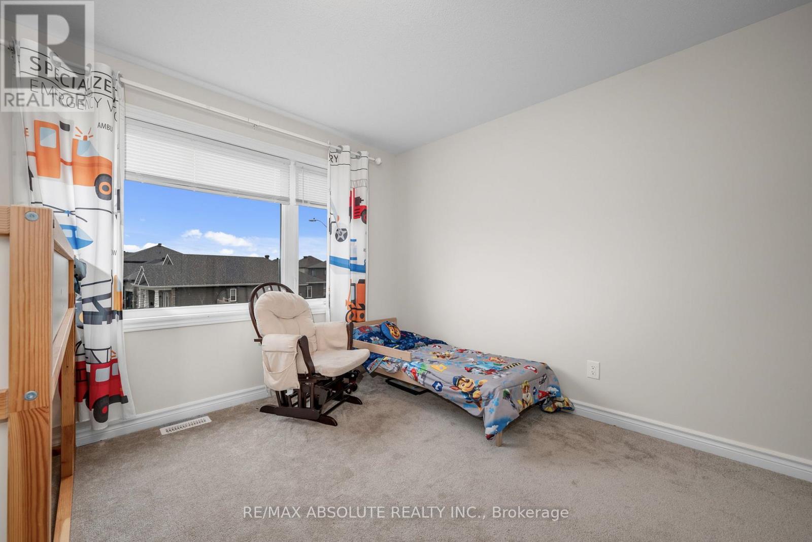 706 PARADE DRIVE - 32