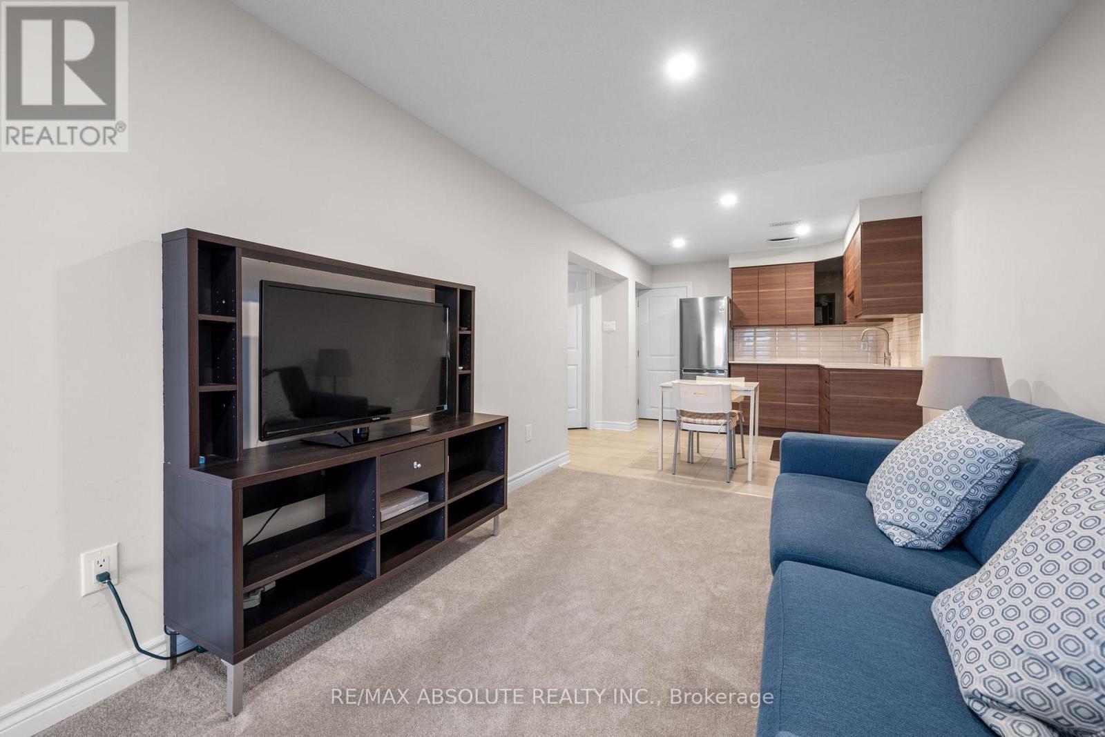 706 PARADE DRIVE - 38