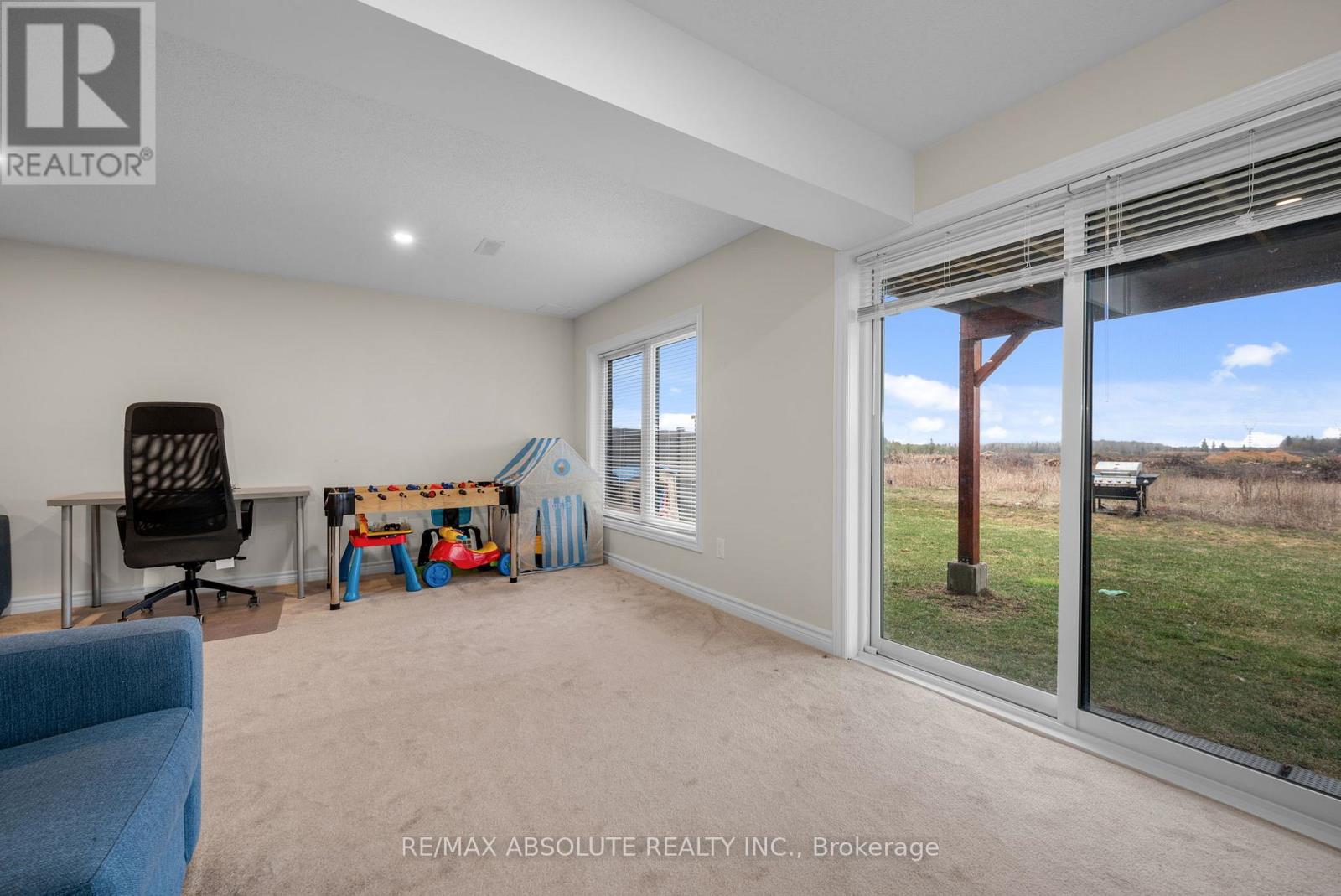 706 PARADE DRIVE - 40