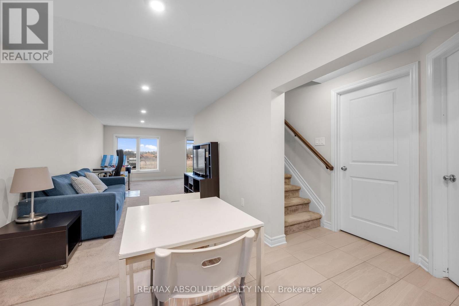 706 PARADE DRIVE - 43