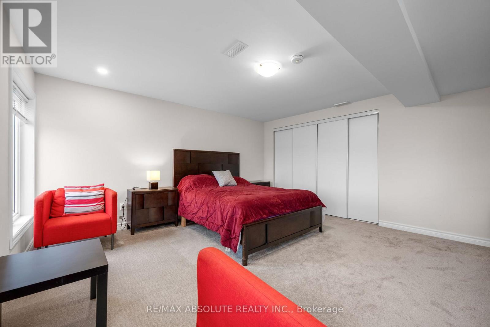 706 PARADE DRIVE - 44