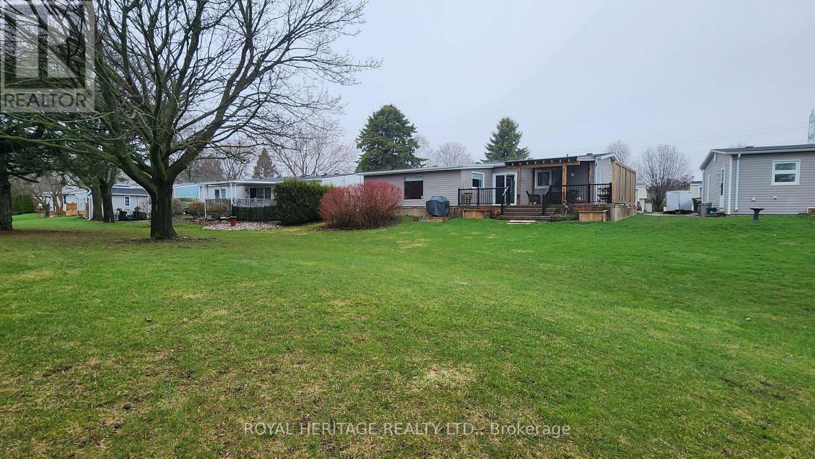11 HERITAGE LANE - 32