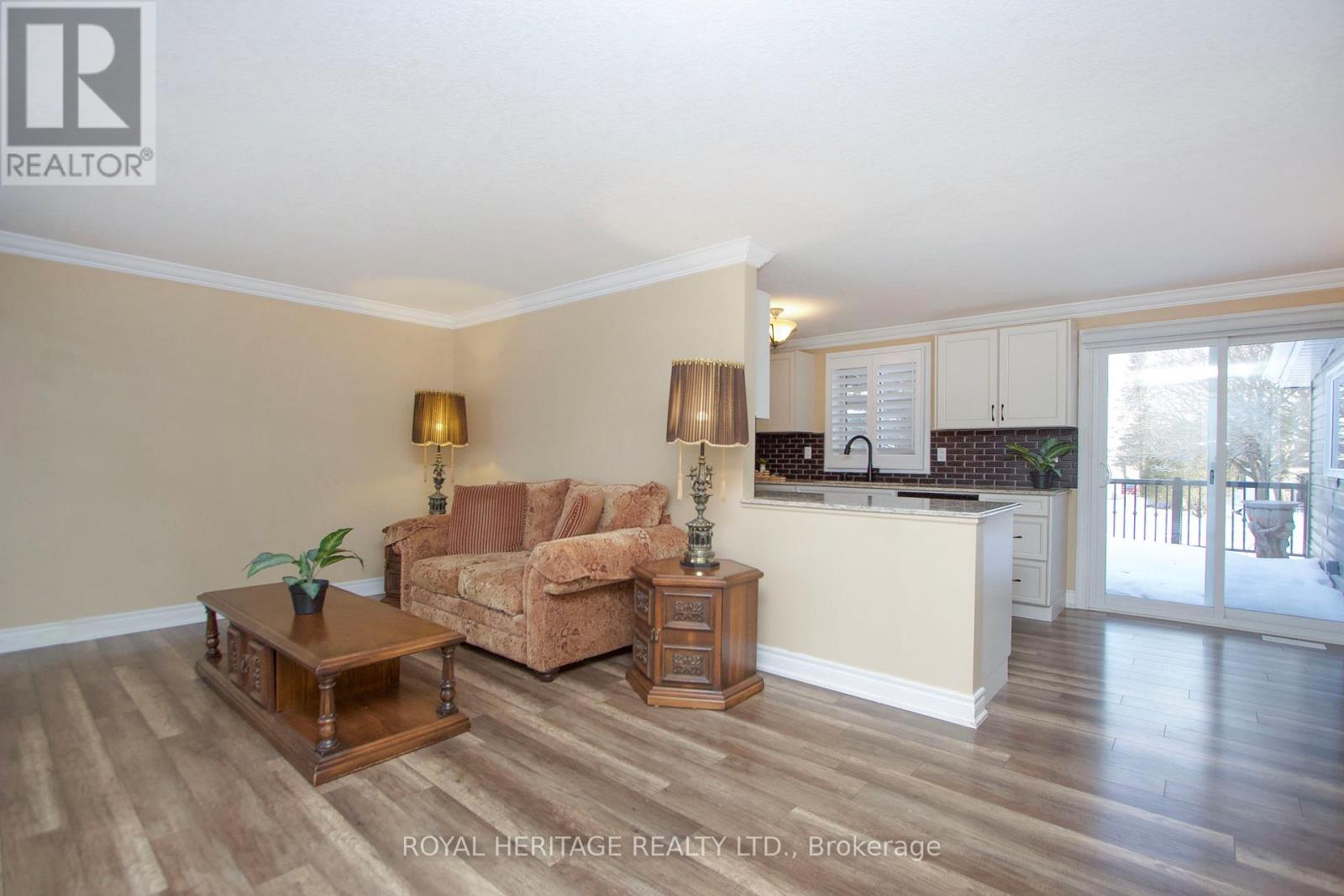 11 HERITAGE LANE - 7
