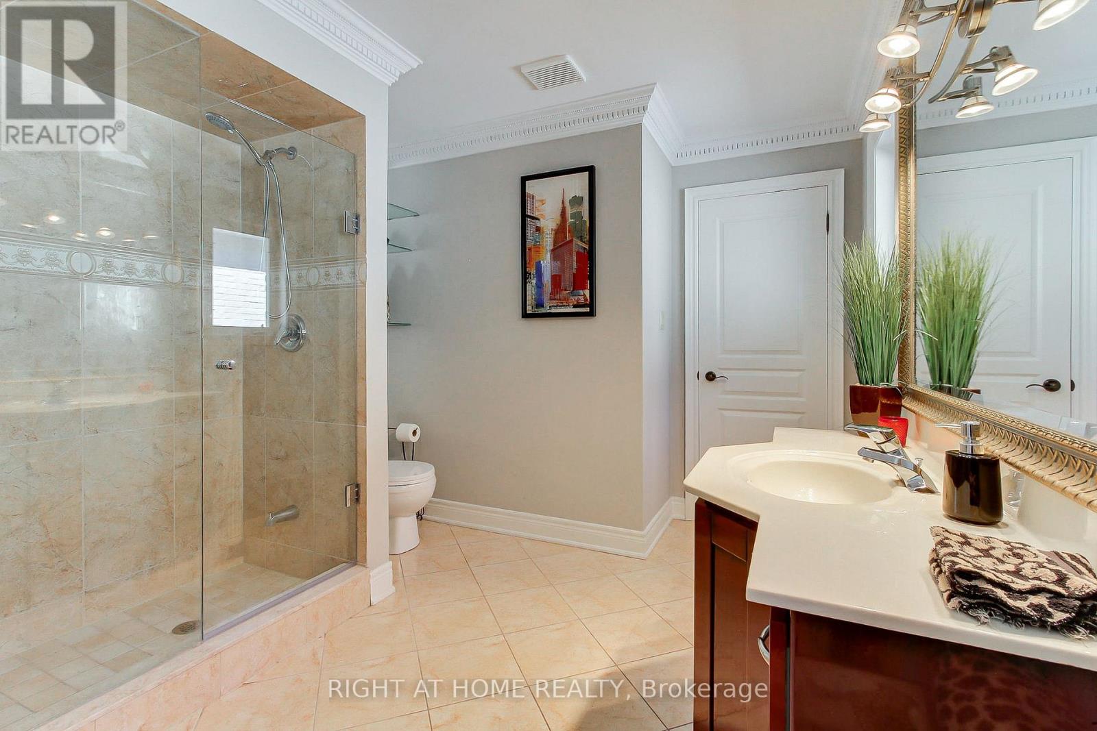 185 KING HIGH DRIVE - 32