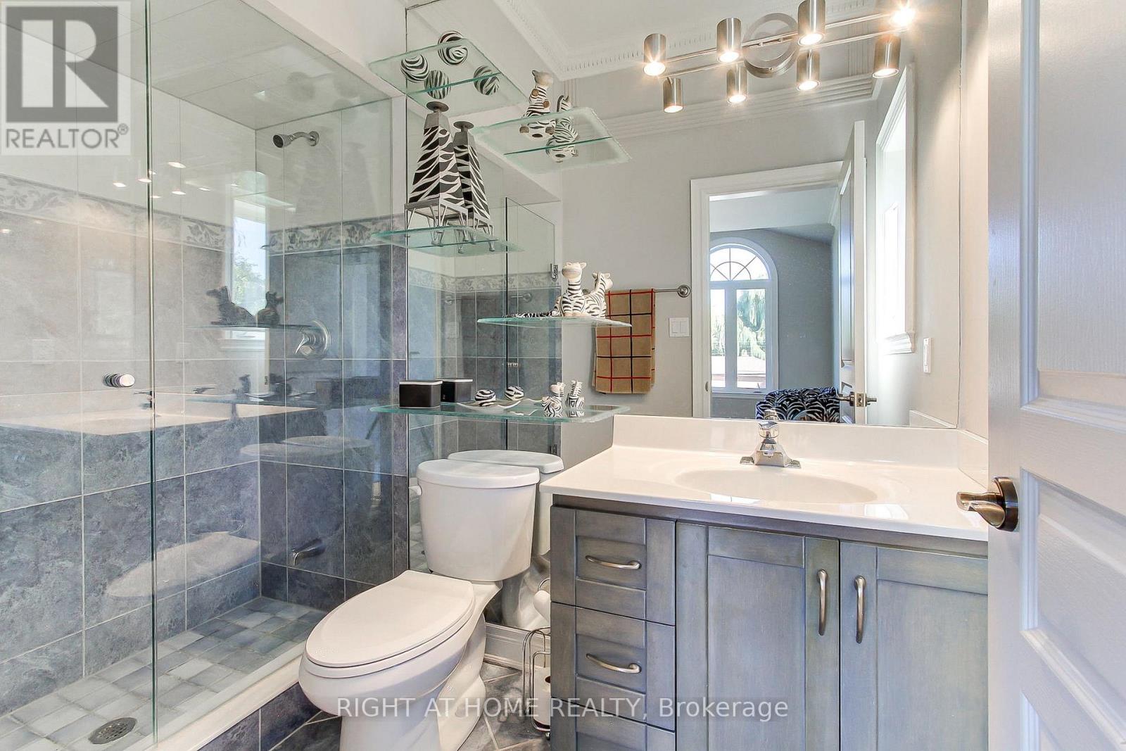 185 KING HIGH DRIVE - 35