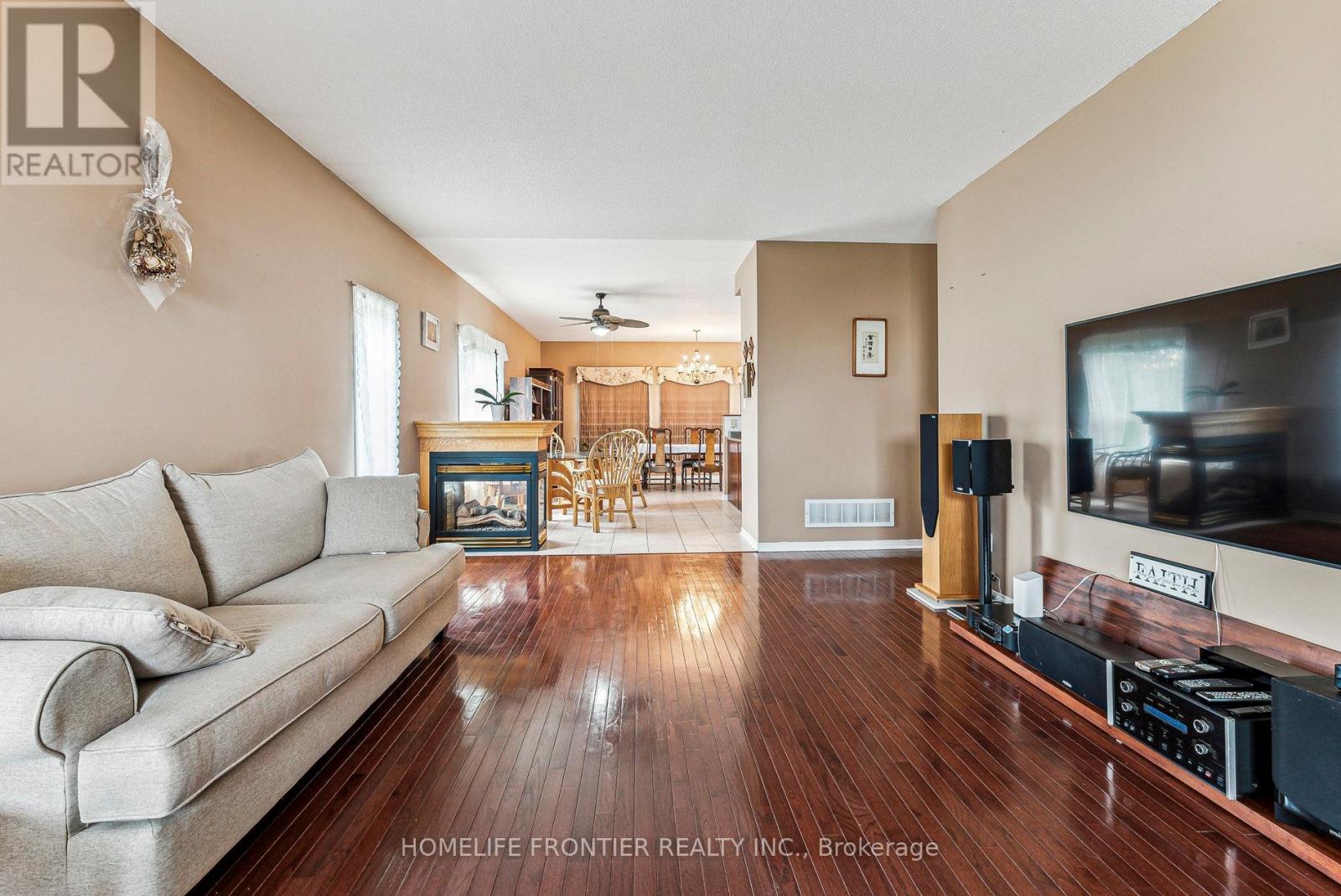 1906 WEBSTER BOULEVARD W - 5
