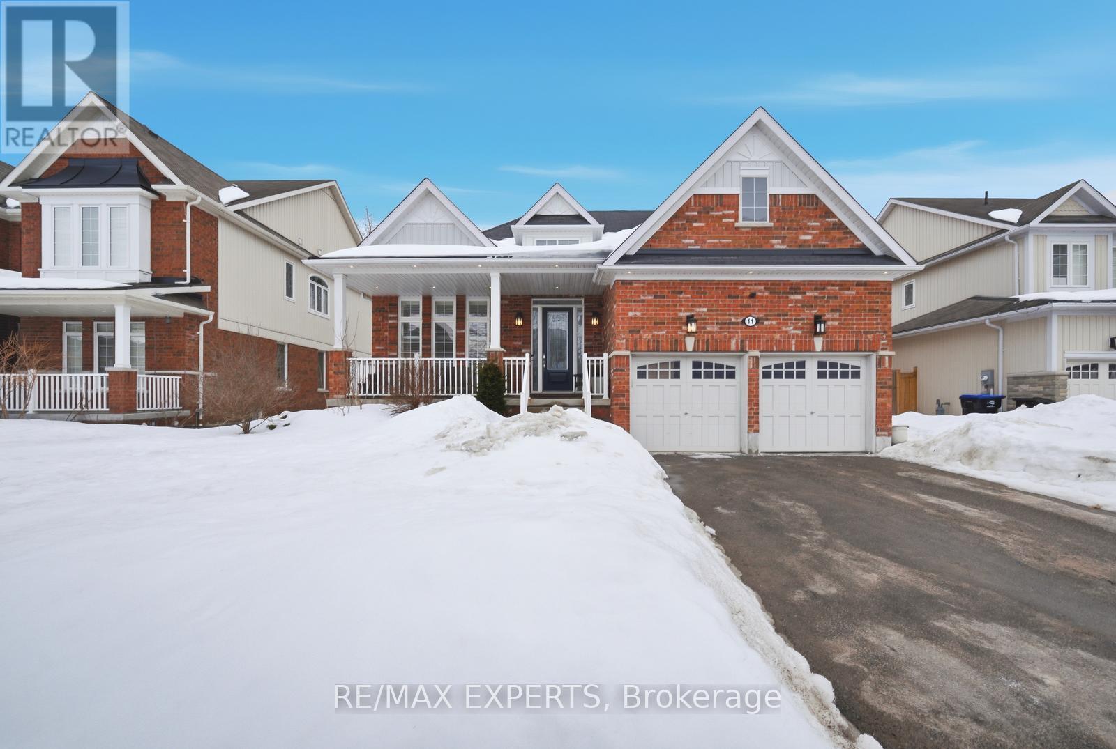 11 COLLIER CRESCENT - 1