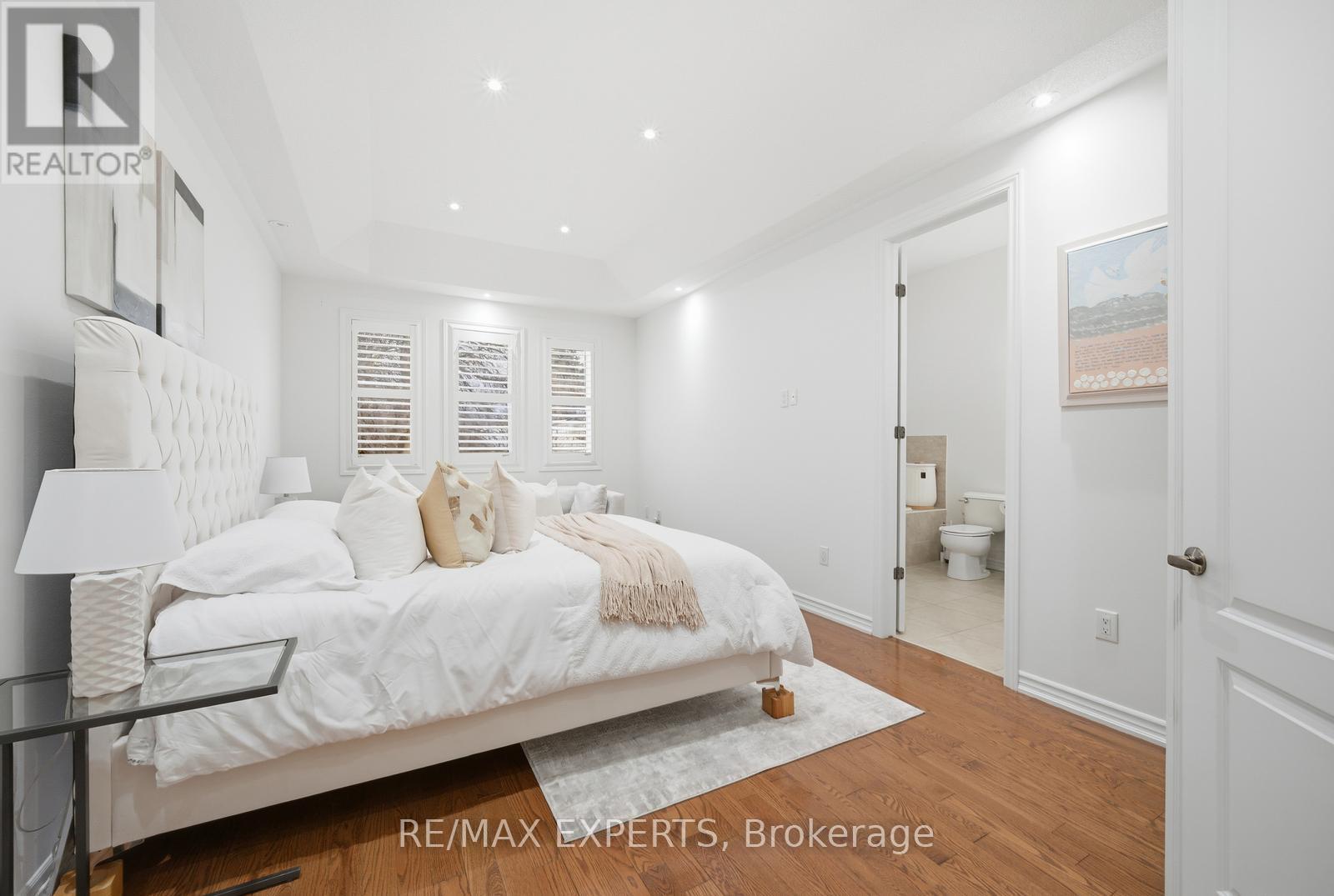 11 COLLIER CRESCENT - 21