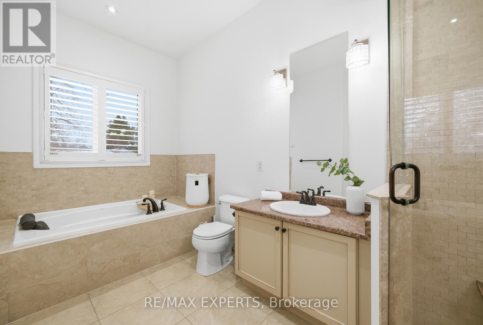 11 COLLIER CRESCENT - 24