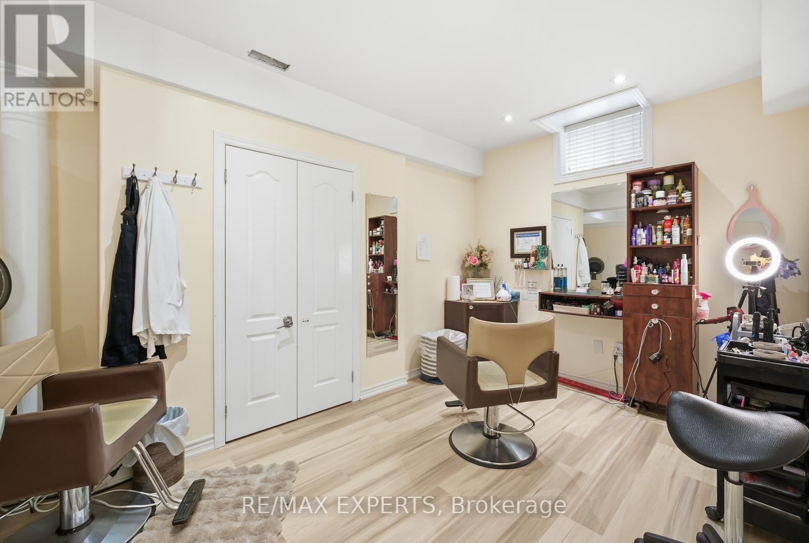 11 COLLIER CRESCENT - 41